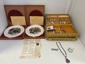lot 60 image: Costume Jewelry With Jewelry Box and 2 Collectors Plates