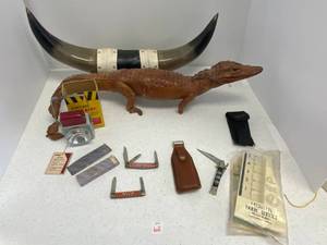 lot 62 image: &nbspTaxidermy, Knives and More