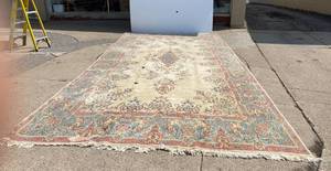 lot 89 image: Kerman Finely Woven Handmade Persian Rug