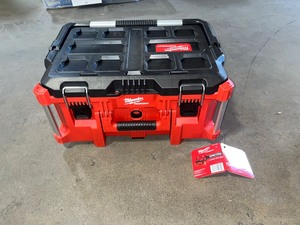 Milwaukee PACKOUT 22 in. Large Portable Tool Box Fits Modular Storage System