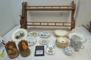 decorative plates and plate racks
