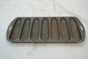 vintage cast iron cornbread pan