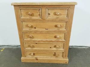 Pine Chest of Drawers