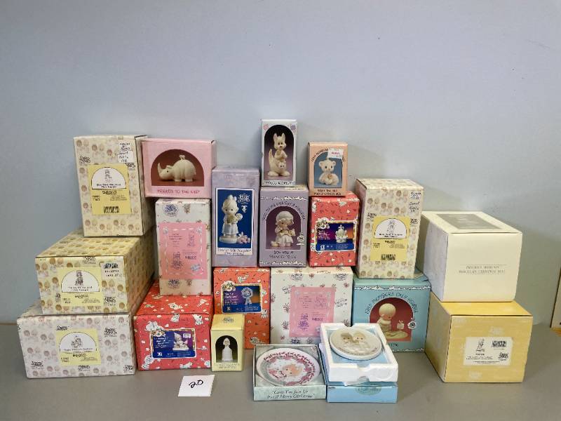 Lot of 20 Precious Moments Collectible Figurines&nbsp