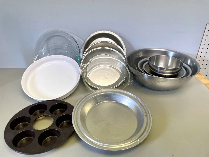 Lot of Pie Pans, Tins, and Mixing Bowls