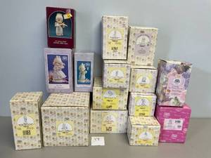 Lot of 15 Precious Moments Collectible Figurines&nbsp