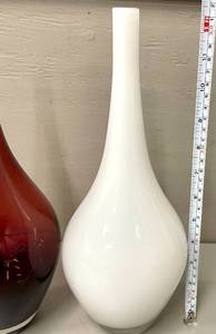 Ikea Ruby Red &amp White Modernist Johanna Jelinik Salong Vases Set of 2.