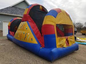 lot 101 image: Mini Obstacle Course Bounce House Inflatable
