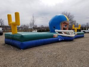lot 105 image: Cutting Edge Creations Touchdown Equalizer Bounce House Inflatable