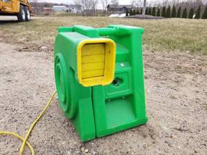 lot 107G image: B-Air Bear Power BP-1 1.0 hp Bounce House Blower