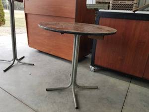 lot 189 image: Lot of (2) 30 Round Banquet Tables