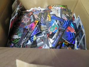 lot 18 image: BOX OF MISC BASKETBALL CARDS