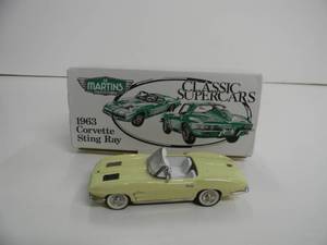 CLASSIC SUPERCARS ST MARTINS ACCESSORIES LTD 143 SCALE - 1963 CHEVROLET CORVETTE STINGRAY - NEW IN BOX - FANTASTIC AWESOME PIECE - SEE PICTURES