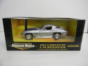 AMERICAN MUSCLE ERTL COLLECTIBLES 118 SCALE - 1967 CHEVROLET CORVETTE L-88 ROADSTER LIMITED EDITION - NEW IN BOX - AWESOME PIECE - SEE PICTURES