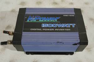 lot 72 image: N-Power 1500 W Digital Power Inverter
