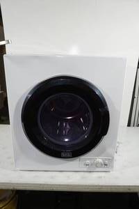 lot 37 image: Black and Decker 3.5 Cu Ft Portable Dryer