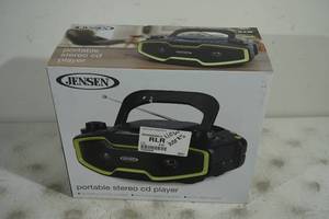 lot 110 image: Jensen Portable Stereo - MP3CDAMFM