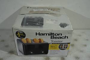 lot 111 image: Hamilton Beach 4 Slice Extra Wide Toaster