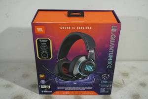 lot 19 image: JBL Quantum 800 Wireless Gaming Headset
