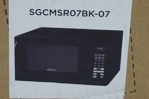 lot 13 image: NEW Sunbeam .7 Cu Ft Black Microwave Oven