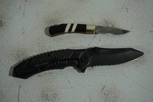 lot 36 image: Elk Ridge Manual Folding Damascus Style Blade Knife, plus Tac Force Pocket Knife