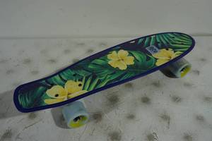 lot 132 image: ReDo 22 Plastic Skateboard