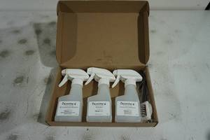 lot 139 image: NEW Bearpaw 4 Piece Shoe Cleaning Kit