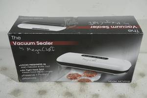 lot 122 image: Mega Chef Vacuum Sealer