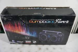 lot 52 image: Bumpboxx Flare 8 Bluetooth Boombox Speaker