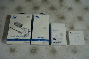 lot 173 image: Assorted Cell Phone Accessory Cords