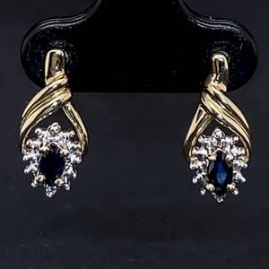 lot 81 image: Love Knot XOXO Scalloped Twist Natural Sapphire & Diamond Cluster Estate Earrings in Two-Tone Gold