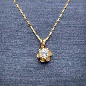lot 34 image: Exquisite Lightweight & Dainty Round Brilliant Diamond Solitaire Tulip Flower Pendant in 14k Yellow Gold