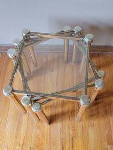 lot 13 image: Midcentury Brass Side Tables