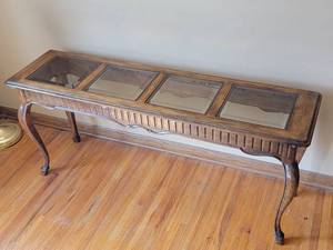 lot 19 image: Contemporary Oak Sofa Table