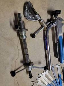 lot 24 image: Specialized Bike Tools