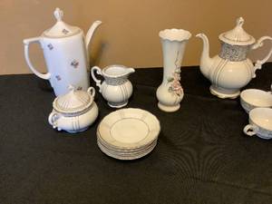 lot 477 image: Tea Set