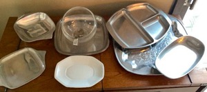 lot 438 image: Serving Platers