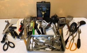 lot 457 image: Mega Utensil Lot