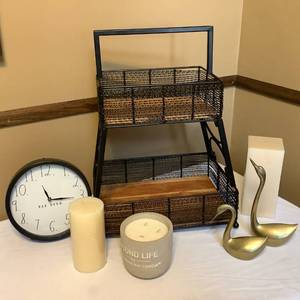 lot 460 image: Home Goods