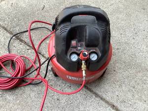 lot 550 image: Fini Advanced Air Compressor