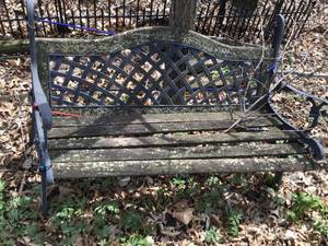 lot 566 image: Garden Bench