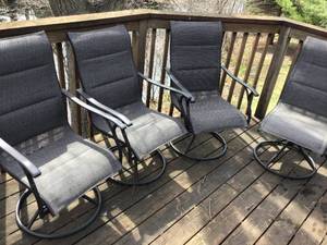 lot 569 image: Patio Chairs