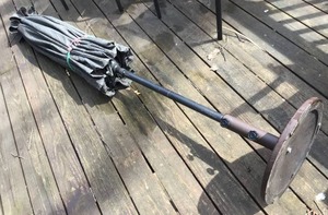 lot 572 image: Patio Umbrella