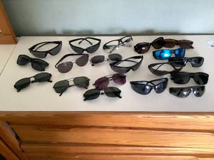 lot 487 image: Sunglasses