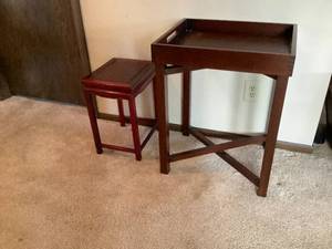 lot 492 image: 2 Side Tables