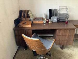 lot 521 image: Home Office Starter Kit