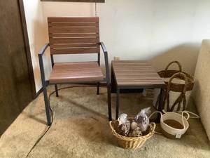 lot 529 image: Side TableChair and 3 Baskets