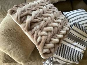 lot 535 image: Throw Pillows and a Blanket