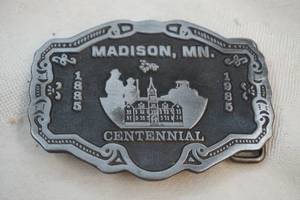 lot 36 image: belt buckle