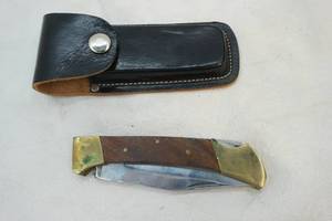 lot 39 image: locking blade knife